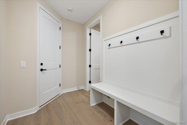 2044 Breckenridge Court, Rochester, MI 48307