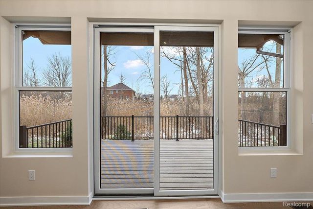 2044 Breckenridge Court, Rochester, MI 48307