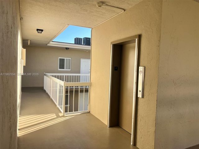 8103 Camino Real C413, Miami, FL 33143