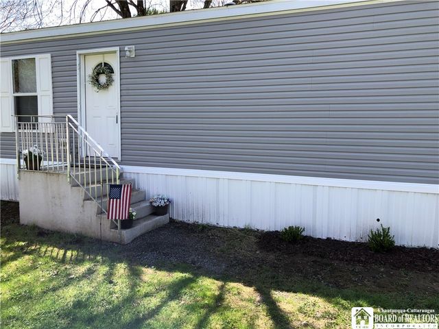 37 Brookside Estates Drive, Ellicott, NY 14701