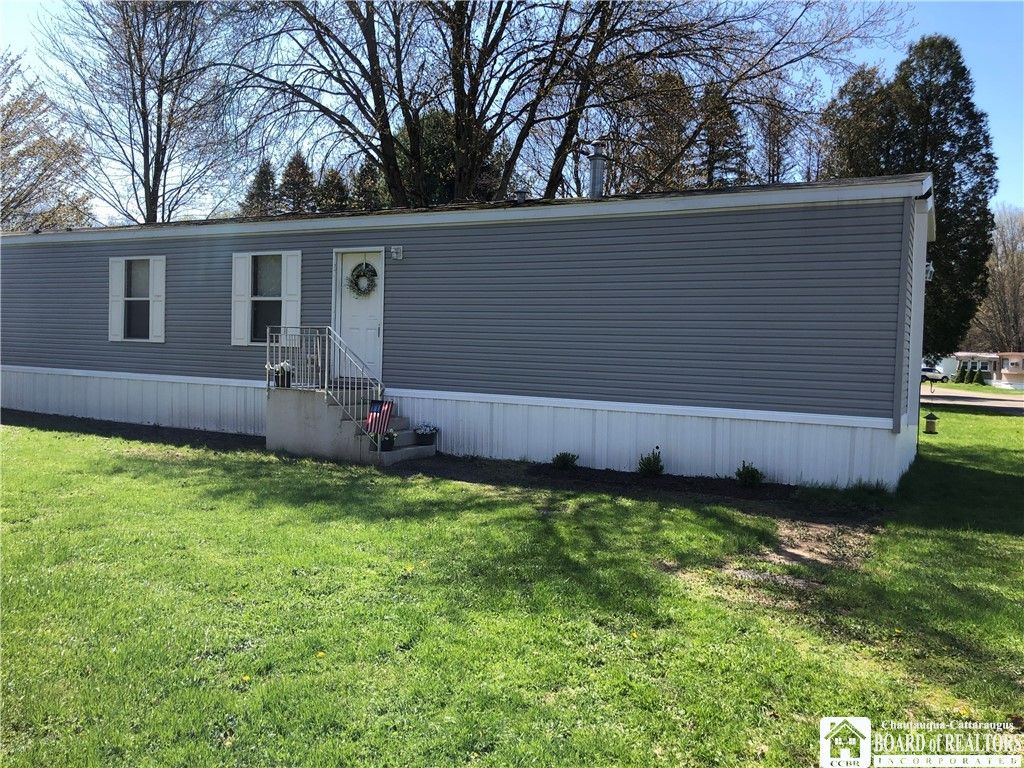 37 Brookside Estates Drive, Ellicott, NY 14701