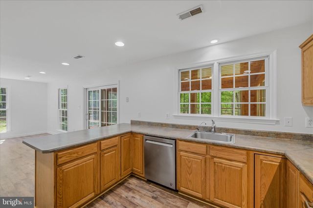 196 FLAGSTONE LN, Berkeley Springs, WV 25411