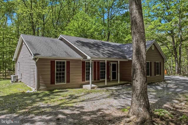 196 FLAGSTONE LN, Berkeley Springs, WV 25411