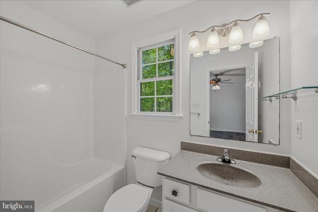 196 FLAGSTONE LN, Berkeley Springs, WV 25411