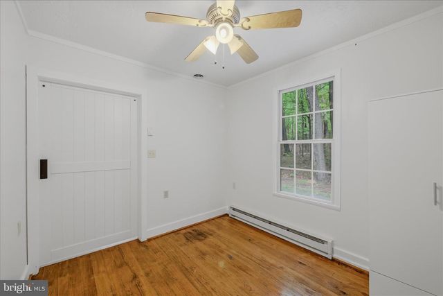 196 FLAGSTONE LN, Berkeley Springs, WV 25411