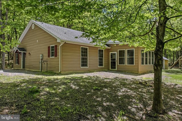 196 FLAGSTONE LN, Berkeley Springs, WV 25411