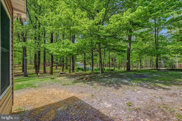 196 FLAGSTONE LN, Berkeley Springs, WV 25411