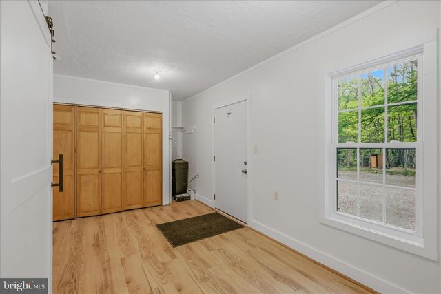 196 FLAGSTONE LN, Berkeley Springs, WV 25411