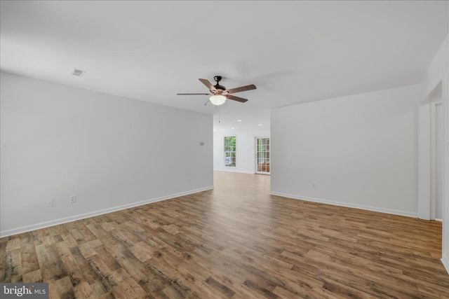 196 FLAGSTONE LN, Berkeley Springs, WV 25411