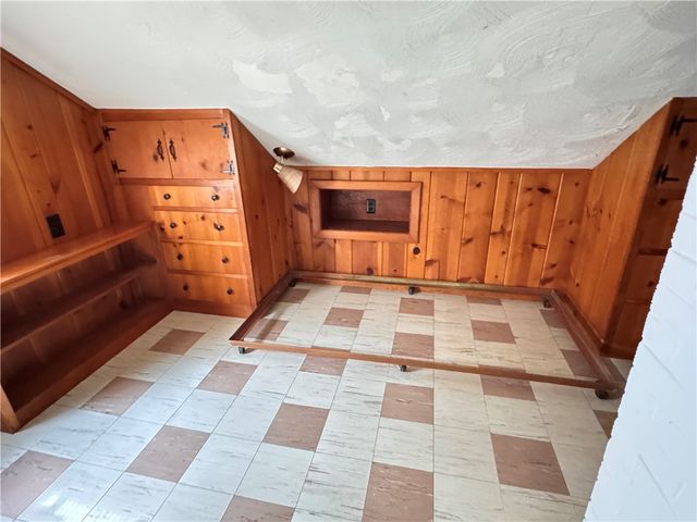 87 Lincoln Park Avenue, Cranston, RI 02920