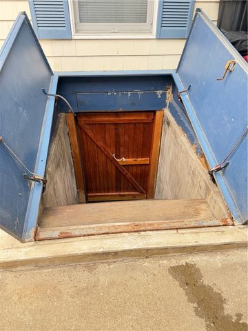 87 Lincoln Park Avenue, Cranston, RI 02920