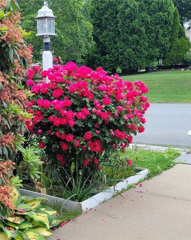 87 Lincoln Park Avenue, Cranston, RI 02920