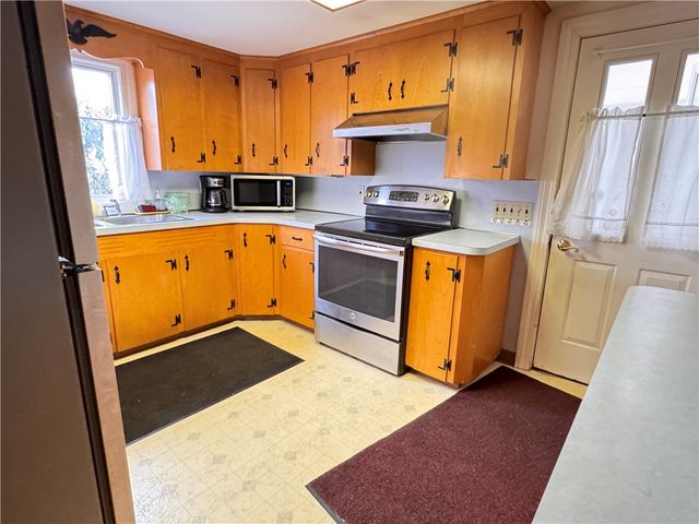 87 Lincoln Park Avenue, Cranston, RI 02920