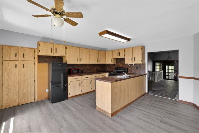 24 Shady Ave, Burgettstown Boro, PA 15021