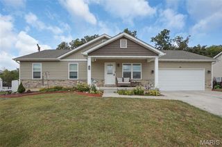 130 Village Circle Drive, Winfield, MO 63389
