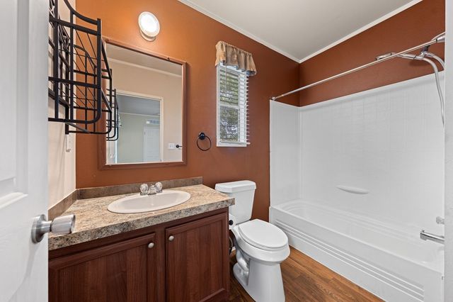 117 Josephine St, Ingram, TX 78025
