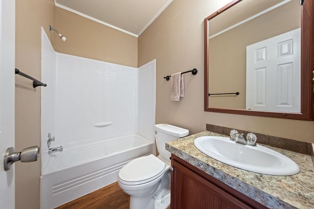 117 Josephine St, Ingram, TX 78025