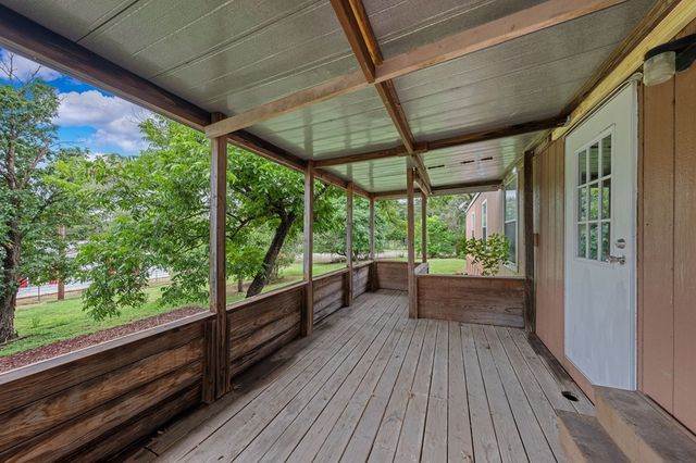 117 Josephine St, Ingram, TX 78025