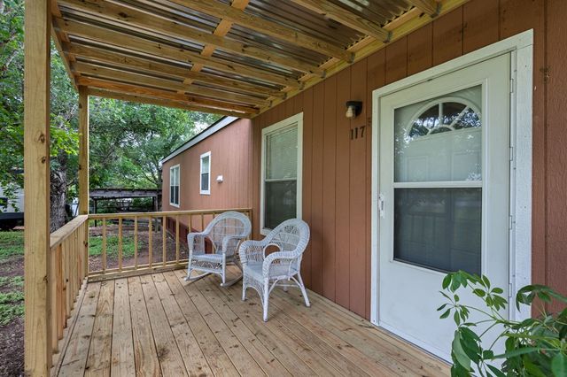 117 Josephine St, Ingram, TX 78025