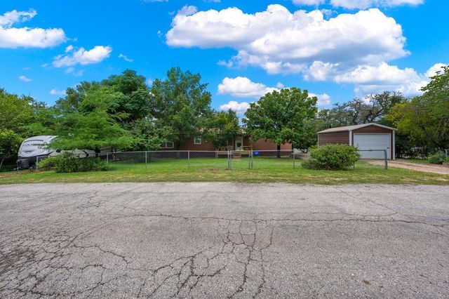 117 Josephine St, Ingram, TX 78025