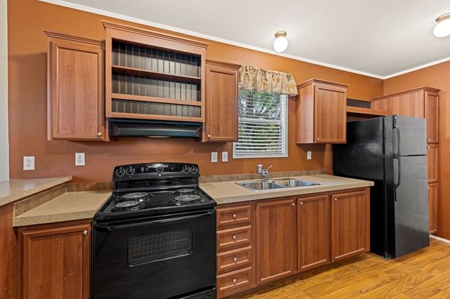 117 Josephine St, Ingram, TX 78025