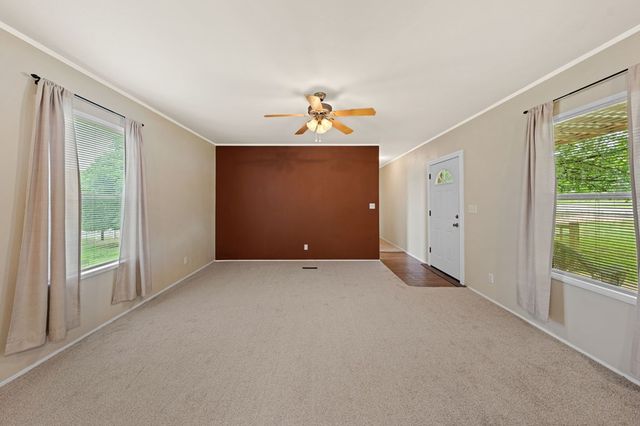 117 Josephine St, Ingram, TX 78025