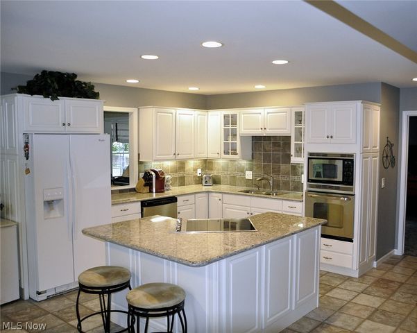 111 Lavender Lane, Madison, OH 44057