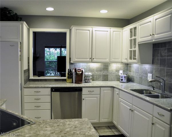 111 Lavender Lane, Madison, OH 44057