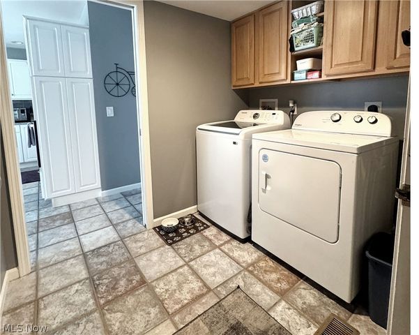 111 Lavender Lane, Madison, OH 44057
