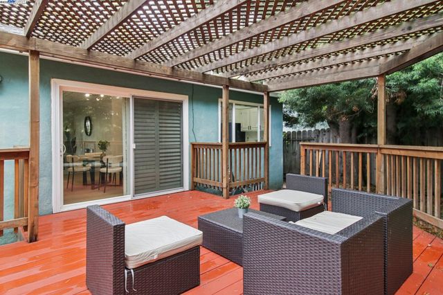 16045 Via Cordoba, San Lorenzo, CA 94580