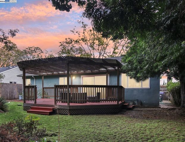 16045 Via Cordoba, San Lorenzo, CA 94580