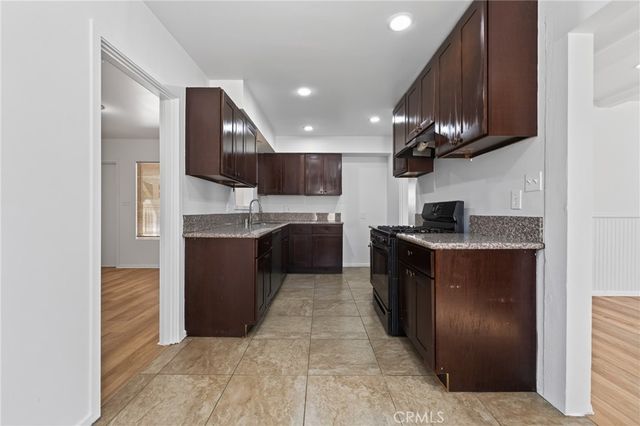 6819 Bellaire Avenue, North Hollywood, CA 91605