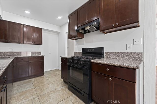 6819 Bellaire Avenue, North Hollywood, CA 91605