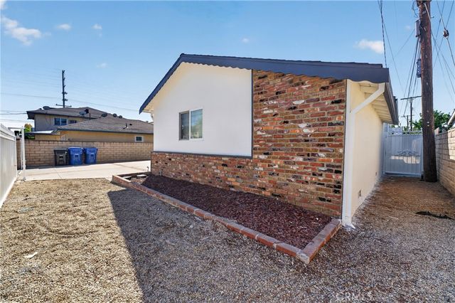 6819 Bellaire Avenue, North Hollywood, CA 91605
