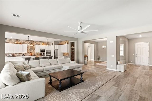 10086 Mountain Foothills Avenue, Las Vegas, NV 89149