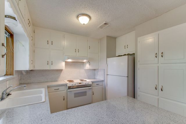 6024 Blueridge Drive, Watauga, TX 76148