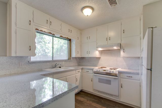 6024 Blueridge Drive, Watauga, TX 76148