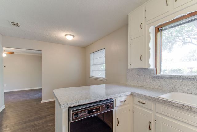 6024 Blueridge Drive, Watauga, TX 76148