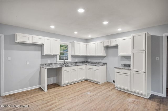 4321 Dohn Ave, Louisville, KY 40216