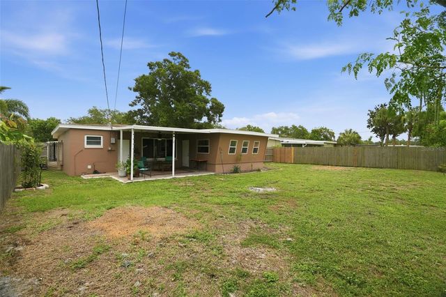 2050 75TH STREET N, St Petersburg, FL 33710