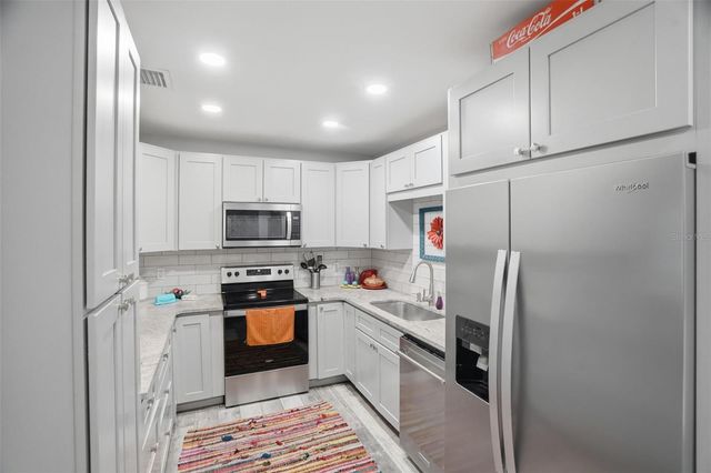 2050 75TH STREET N, St Petersburg, FL 33710