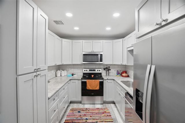 2050 75TH STREET N, St Petersburg, FL 33710