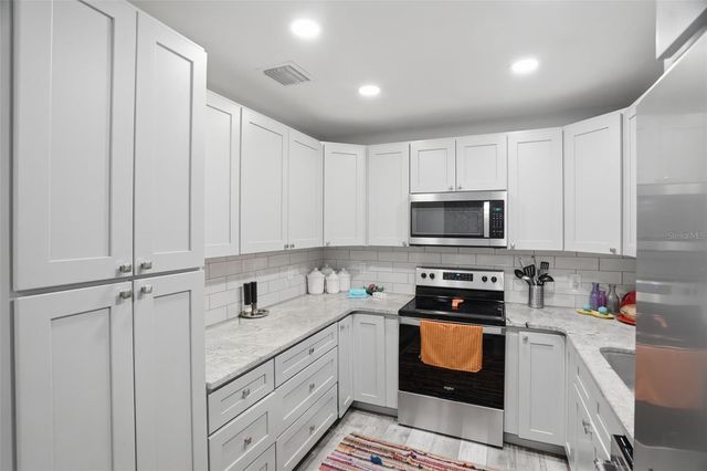 2050 75TH STREET N, St Petersburg, FL 33710