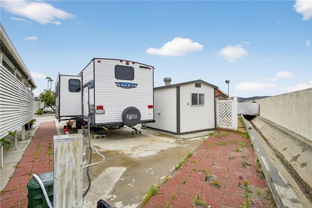 1295 1295 S Cawston Ave, Hemet, CA 92545