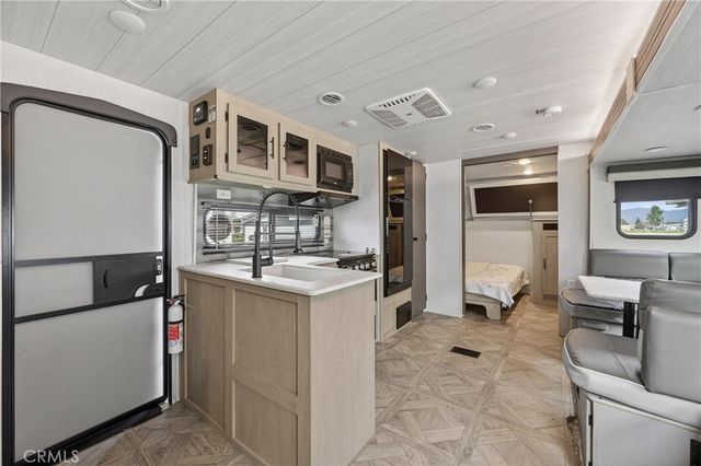 1295 1295 S Cawston Ave, Hemet, CA 92545