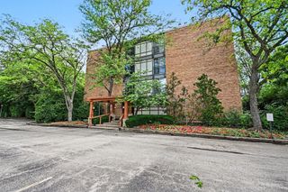 1833 FOUR LAKES Avenue 2D, Lisle, IL 60532