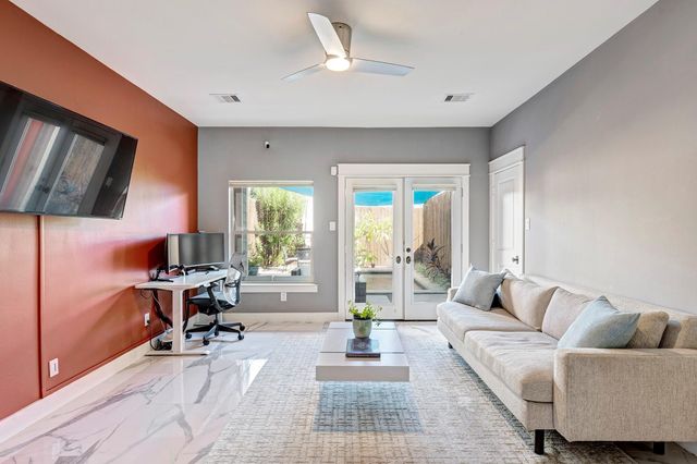 4606 Feagan Street, Houston, TX 77007