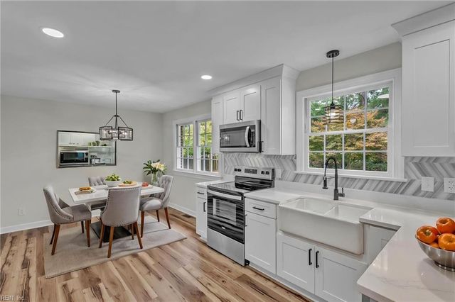 2821 Meadow Wood Dr E DR, Chesapeake, VA 23321