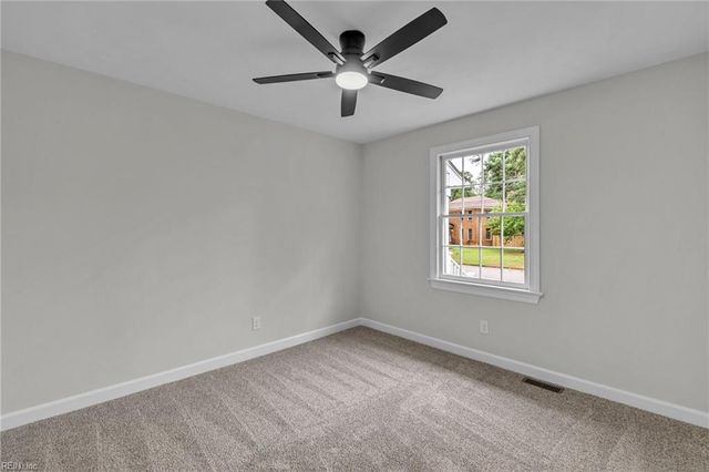 2821 Meadow Wood Dr E DR, Chesapeake, VA 23321