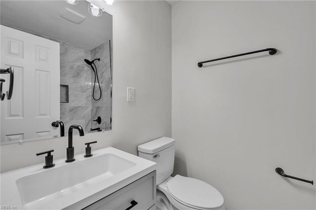 2821 Meadow Wood Dr E DR, Chesapeake, VA 23321